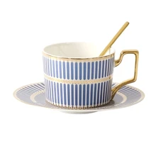 Европейский стиль, элегантная керамическая кофейная чашка, блюдце, набор для послеобеденного чая, чашка с ложкой, бытовые Простые кофейные кружки, набор посуды