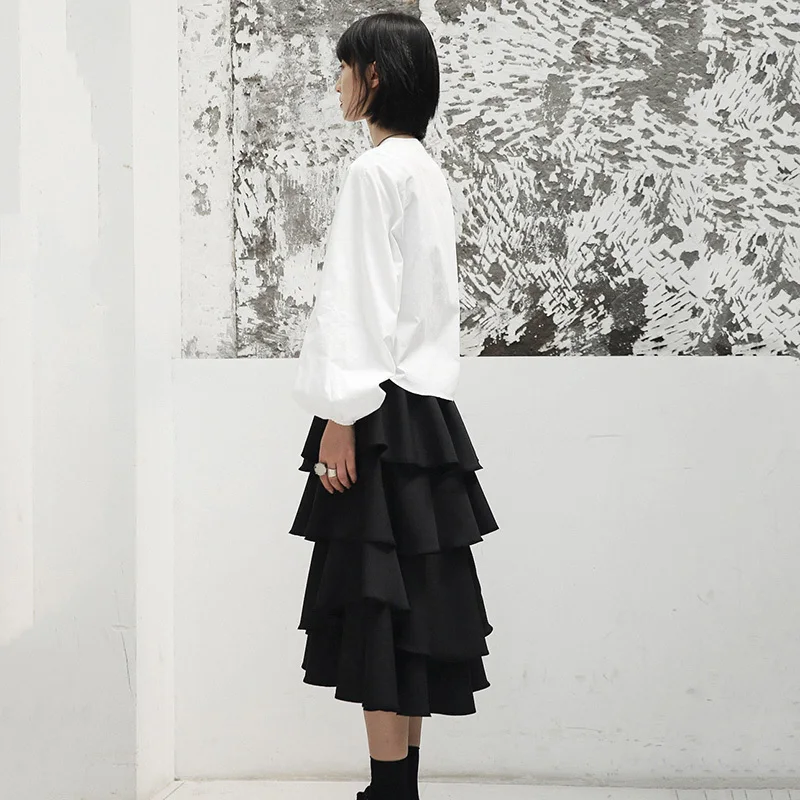  [EAM] 2020 New Spring Summer Stand Collar Long Lantern Sleeve Temperament White Loose Shirt Women B