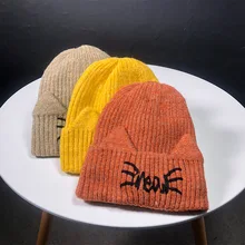 Зимняя вязанная шапка для взрослых, милая мультяшная шапка с вышивкой, очень мягкие и теплые вязаные шапки, уличная шапка с ушками