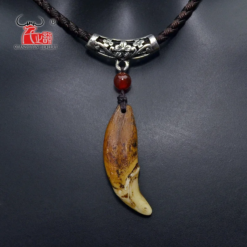 Woman's Necklace Men's Bone Pendant Tibetan Amulet Fangs Real Natural Tooth Vintage Silver Wolf Tooth Charm White Brown Ecru
