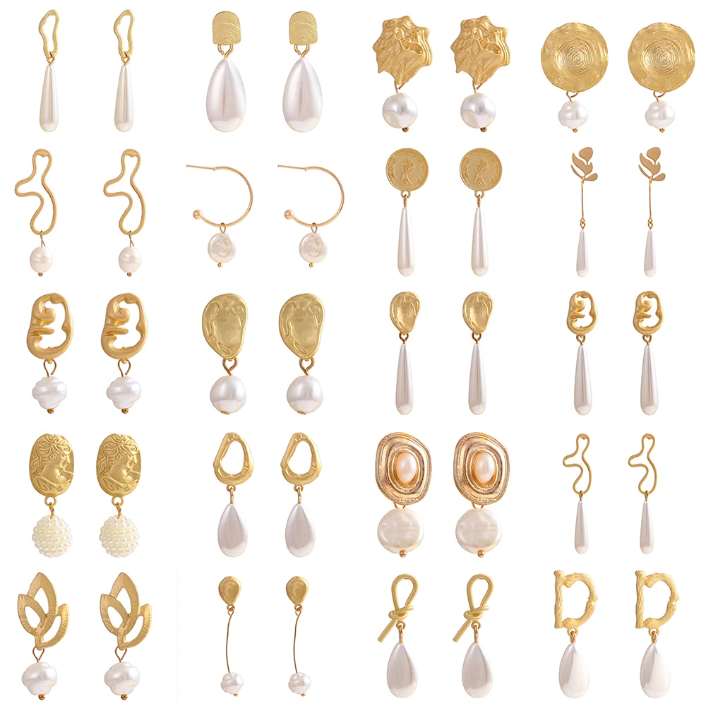 

QTWINDY Pearl Earrings Gold Geometric Irregular Pearl Earrings for Women 2019 Trendy Pearl Stud Earring Bridal Prom Earrings