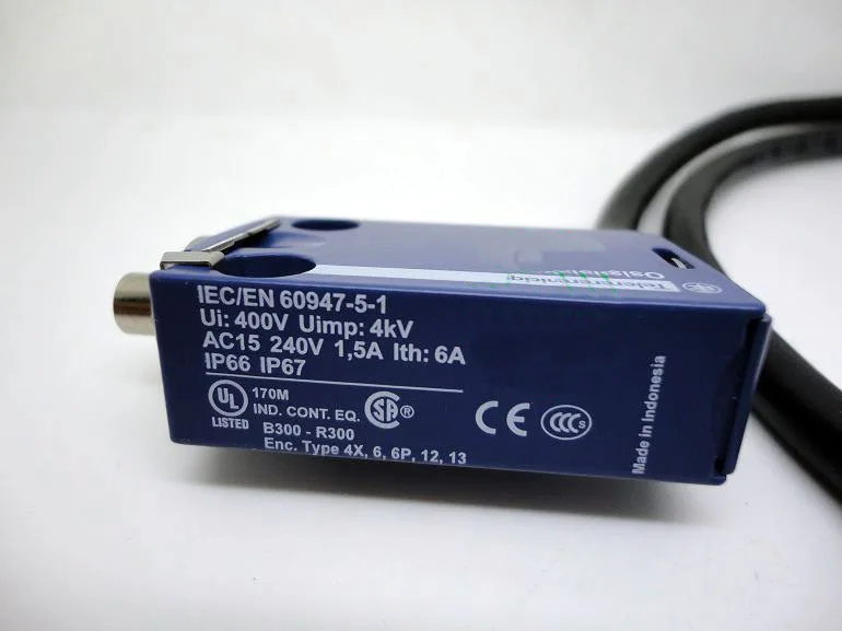 

XCMD2110L1 Limit Switch New