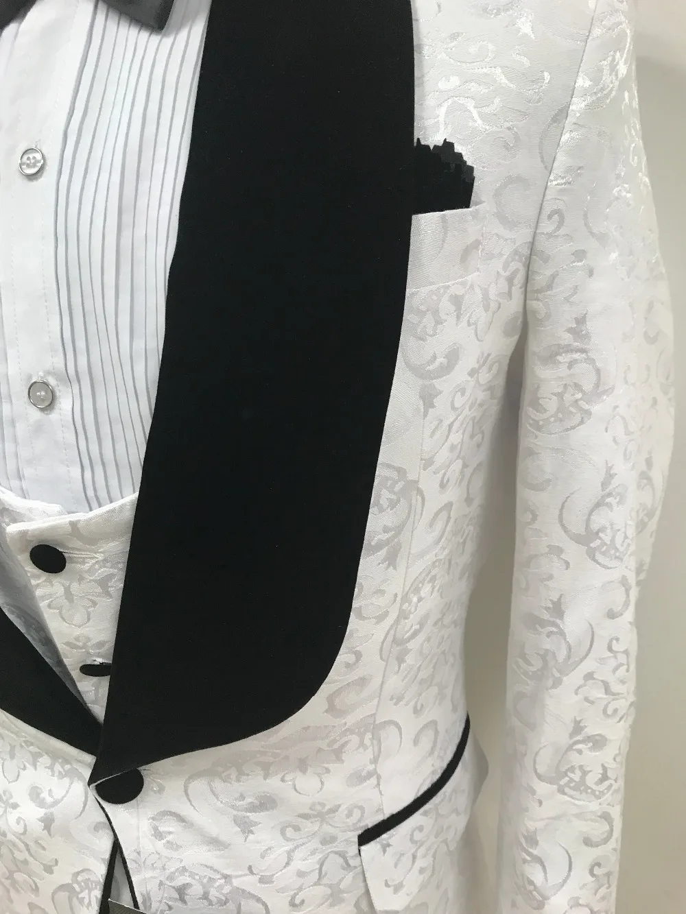 2017-Custom-Made-Groomsmen-Shawl-Lapel-Groom-Tuxedos-White-Men-Suits-Wedding-men-suits-Best-Man (2)