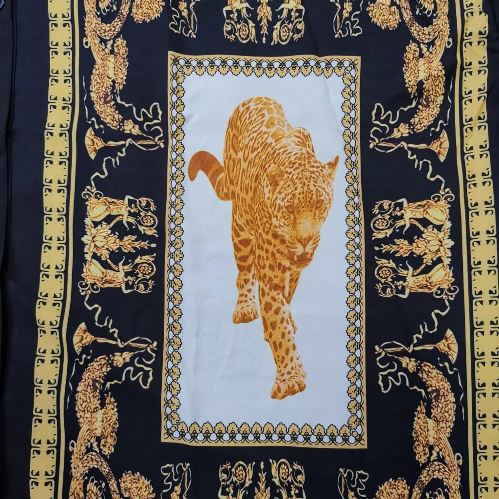 1563