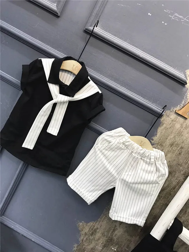 Милая Одежда для новорожденных мальчиков комплект из 2 предметов: Однотонная футболка с короткими рукавами и галстуком+ шорты В Полоску Костюм Джентльмена