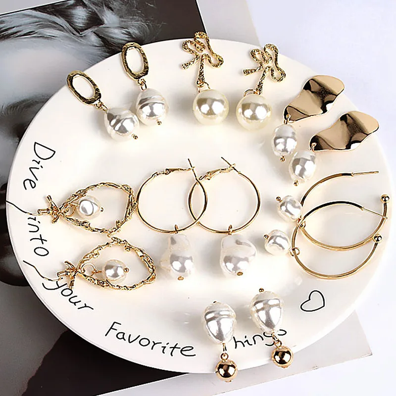 

Korea Design Metal Gold Geometric Irregular Round Natural Freshwater Pearl Stud Earrings for Women Girl Gift Temperament