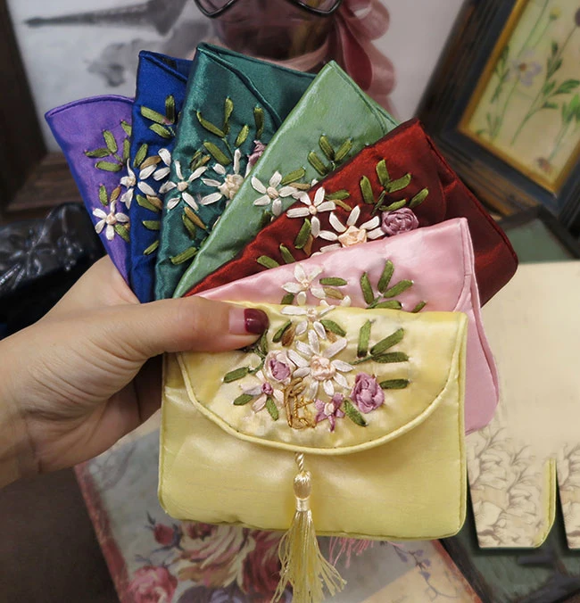 Tanie Porte Bijoux Joyero Organizador losowe 5 sztuk zestaw haft retro Satin Tassel Zipper ozdoba do torby klasyczna starożytny wiatr torebka