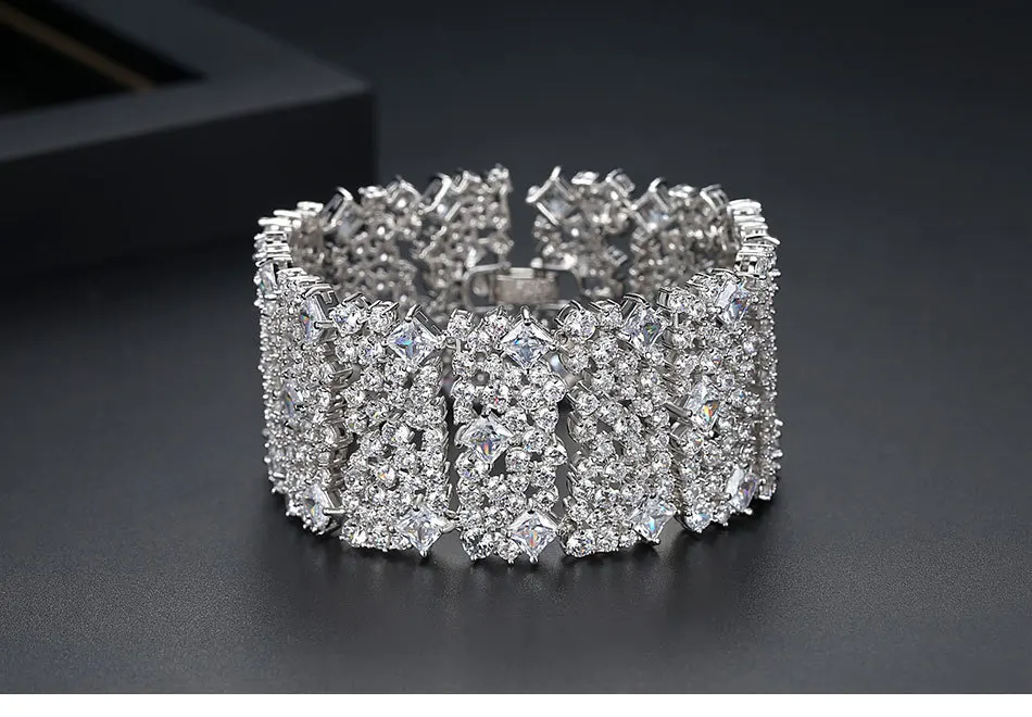 

2019 New Luxury Cubic Zirconia Cuff Bangles Hollow 19CM Wide Wedding Party Charm Bangles Bracelets For Women