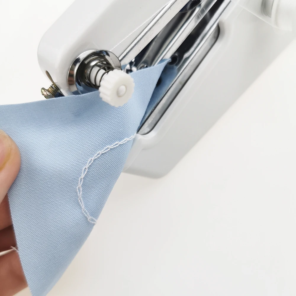 Портативная ручная электрическая швейная мини машинка для шитья и рукоделия