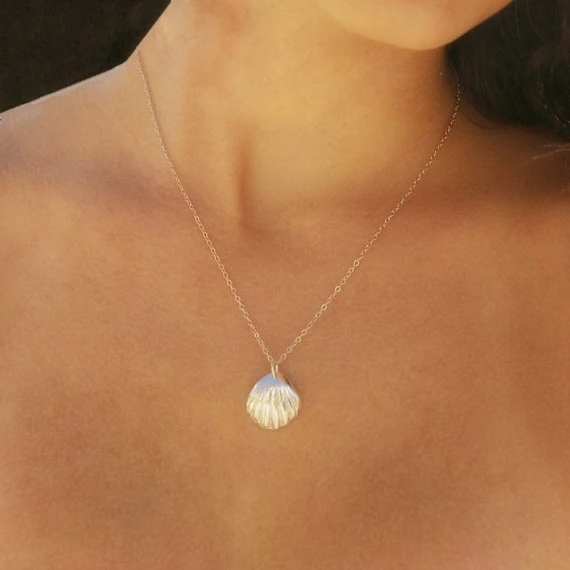 

Bohemia Style Seashell Pendant Choker Necklaces Simple Alloy Beach Cowrie Shell Charm Necklaces Women Grls Summer Jewelry