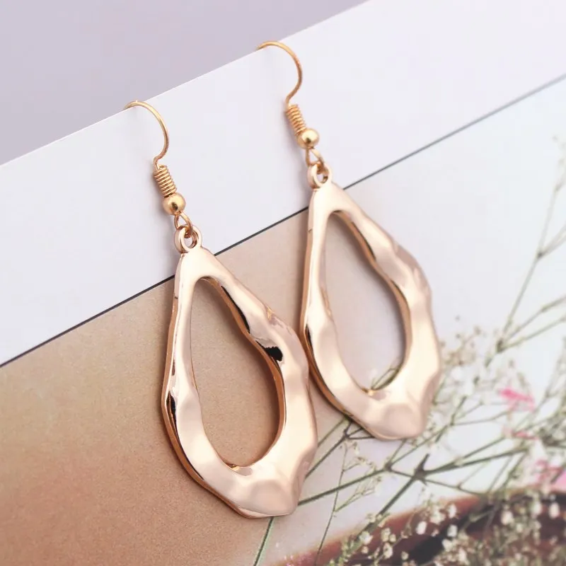 

EK2212 New Fashion Hollow Geometric Oval Hanging Earrings For Women Jewelry Metal Gold Color Statement Drop Earrings Bijoux