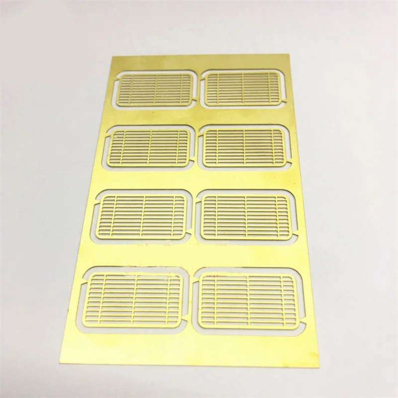 

1Set Brass Etching Window Protection Net 22x13x0.4mm Miniature Window Screen Decoration Accessories for Assembled RC Boat Model