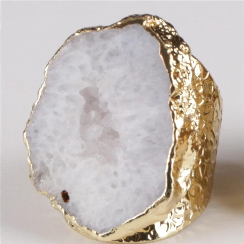 Большой Золотой полированный многоцветный geode Кристалл полудрагоценный камень кусочек бисера Шарм отрегулировать открытый молоток кольцо манжета для женщин и мужчин