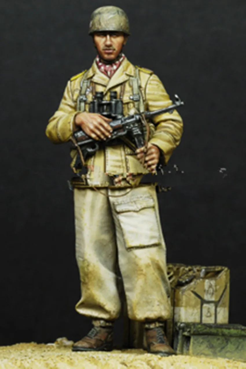 

1/35 Resin Figure Model Kit Unassambled Unpainted A83