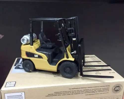 New Scale 1/25 гусеничный подъемник Cat P5000 бренд мастеры для литья под давлением DM 85223|lift