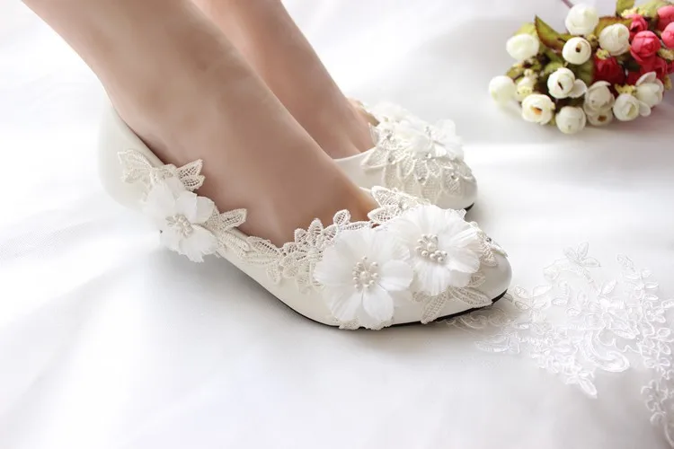 Милые кружевные цветы Женские свадебные туфли ручной работы; туфли на низком высокий каблук в виде рыбьей чешуи Большие размеры элегантная обувь для невест, платье подружки невесты, женские туфли-лодочки