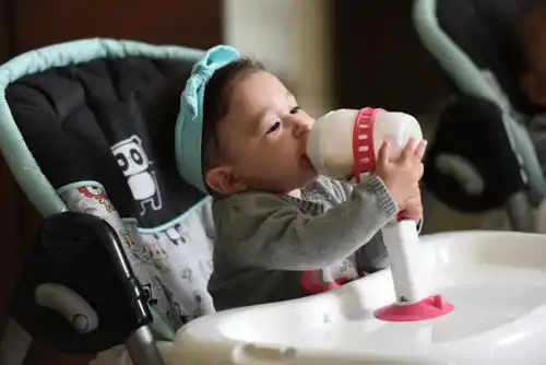 hands free feeding bottle holder
