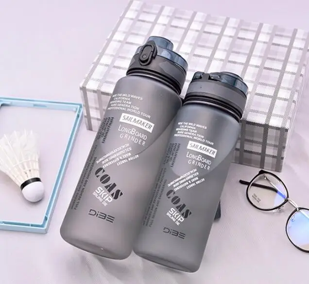 800 مللي/1000 مللي الإبداعية قدرة كبيرة ترتد غطاء زجاجات مياه صحي البلاستيك الرياضة في الهواء الطلق السفر زجاجة بلدي شاكر زجاجة