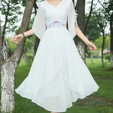 Винтажное шифоновое платье феи с рукавами-бабочками и цветочной вышивкой на талии