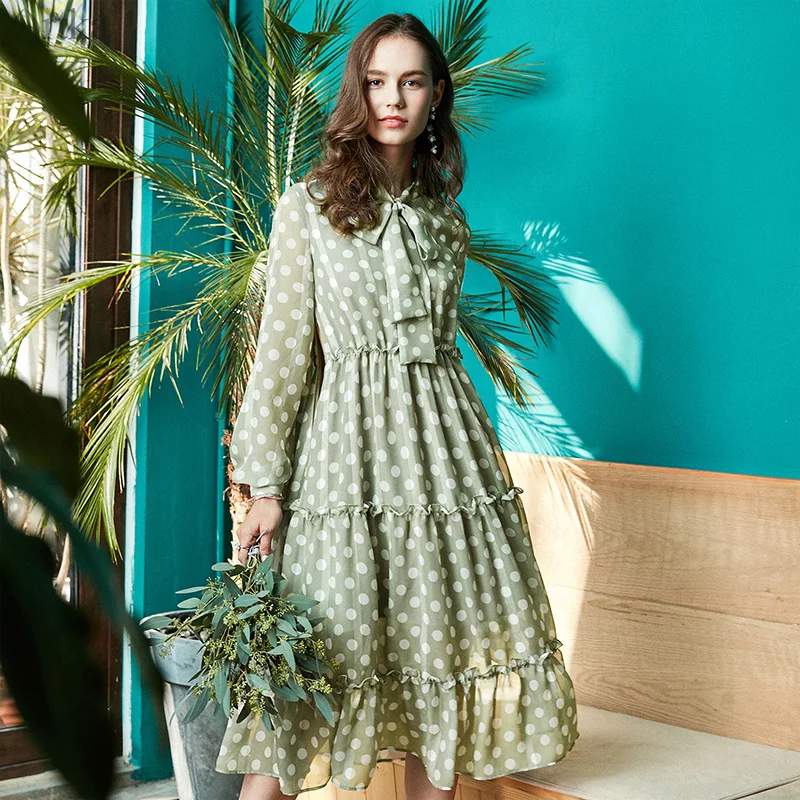 

ARTKA 2019 Summer Women Retro Dot Dress 100% Polyester Bow Collar Flare Sleeve Long Dress Vintage Lady A-Line Dresses LA10095C
