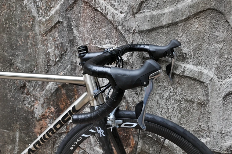 Top DARKROCK(DR) Sepat Road Bikes 700C shi mano 105/5800 Groupset 7.9kg light cycling bicycle CR-MO 4135 Heating Treated Carbon 4