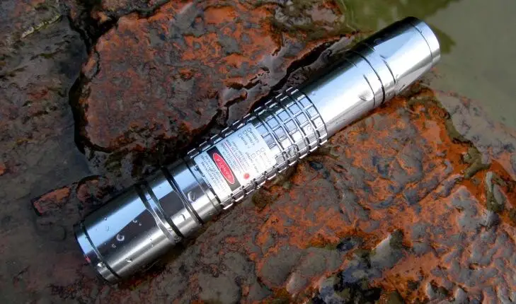 Бесплатная доставка профессиональная мощная 650nm 20000m фокусируемая светящаяся