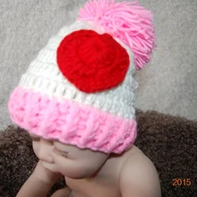 Супер красивое кружево кроше ручная работа любовь ребенка шляпа. Фон для фотографирования новорожденных с изображением реквизит для фотосессий. шапка для новорожденных