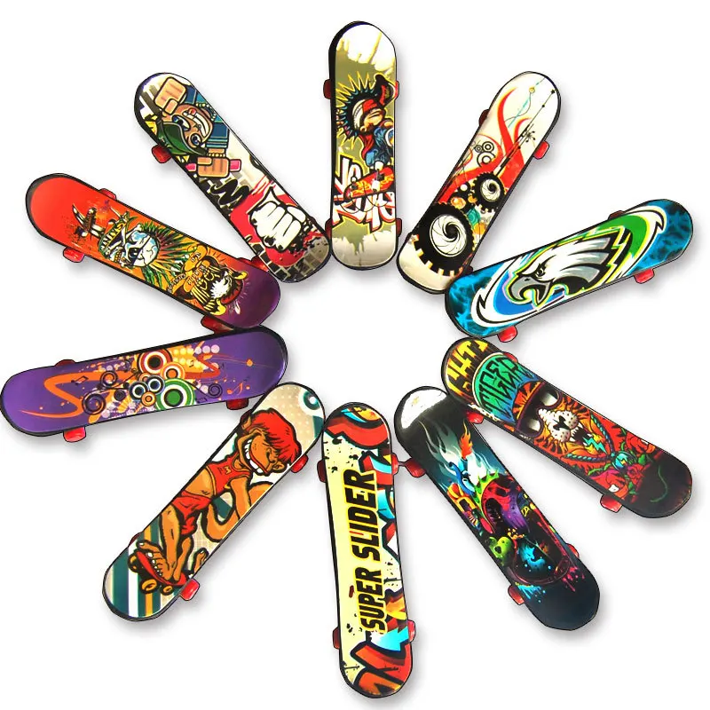 

Mini FSB Finger Skate Boarding experience Skateboards Random Color Novelty Gag toys for kids 9.5cm