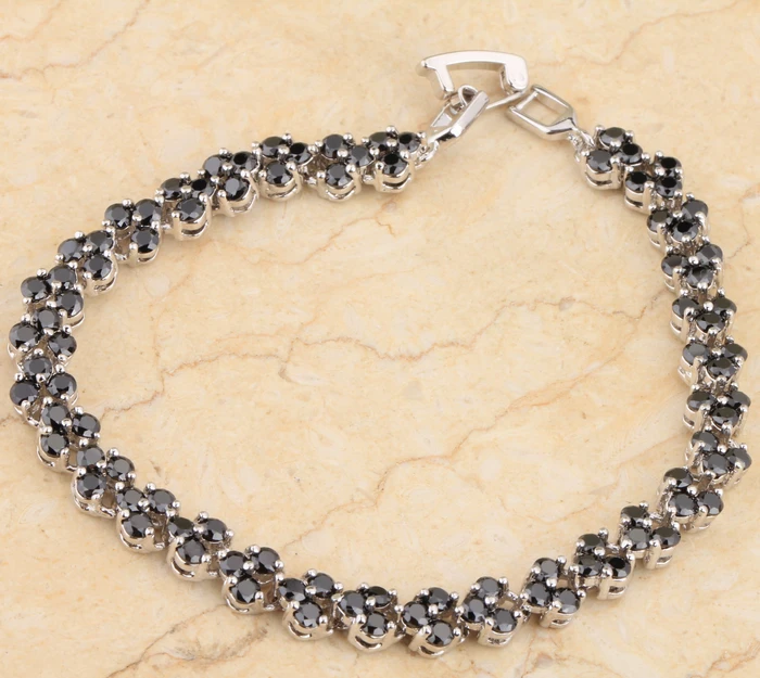 

Fascinating Little Black Onyx & White Gems 925 Sterling Silver Link Chain Bracelet 7-8 Inch S7984