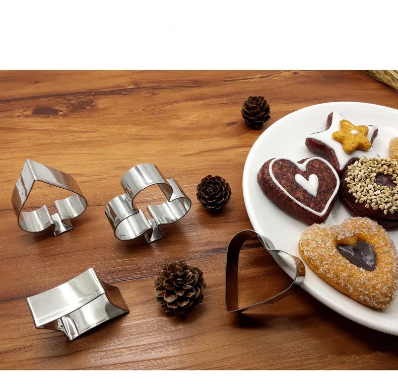 

4pcs/lot Poker Cookie Mold Stainless Steel Playing Cards Cake Fondant Mold Spade Heart Club Diamond Biscuit Cutter PD 010
