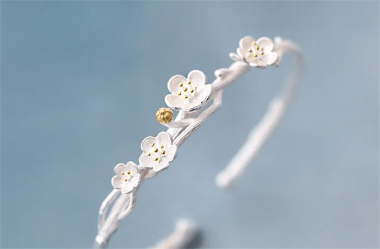 3137690341_717013591