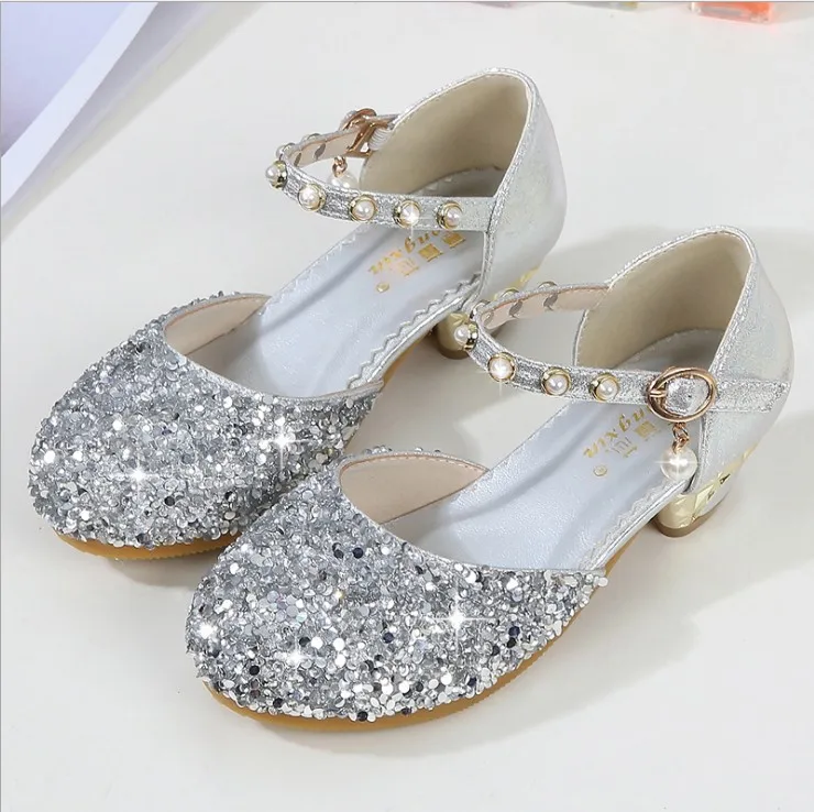Сандалии с кристаллами; блестящая обувь на высоком каблуке для девочек; коллекция года; весенние сандалии; детская летняя обувь; Детские пляжные кожаные сандалии с ремешком и пряжкой для девочек - Цвет: Silver