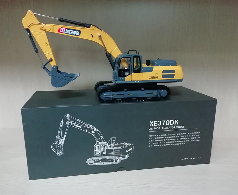 

2019 New 1/30 Diecast Metal Construction Models for XCMG XE370 Excavator Model, with driver doll, Collection, Gift, Replica