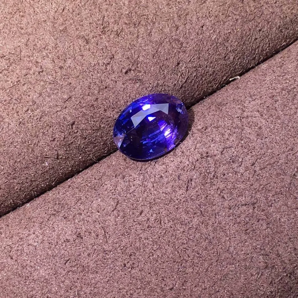 

Certification 2.57ct Collection Item VVS type Natural Sri Lanka Origin unheated purple Sapphire Loose Gemstones