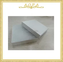 #33W 50pcs Bianco Swirl Cotone Riempito Scatola di Carta Per La Visualizzazione di Gioielli Braccialetto Box3 1/2x3 1/2x1 5/16(8.89X8.89X2.38CM)