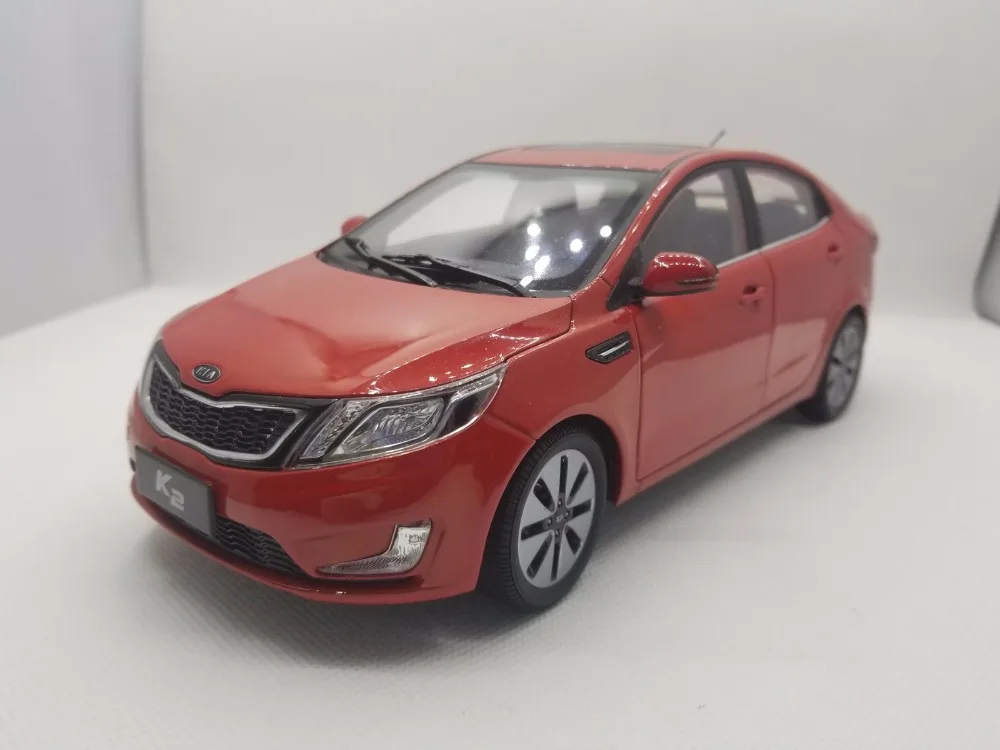 1:18 Модель литья под давлением для Kia K2 Rio 2011 игрушечный автомобиль из красного