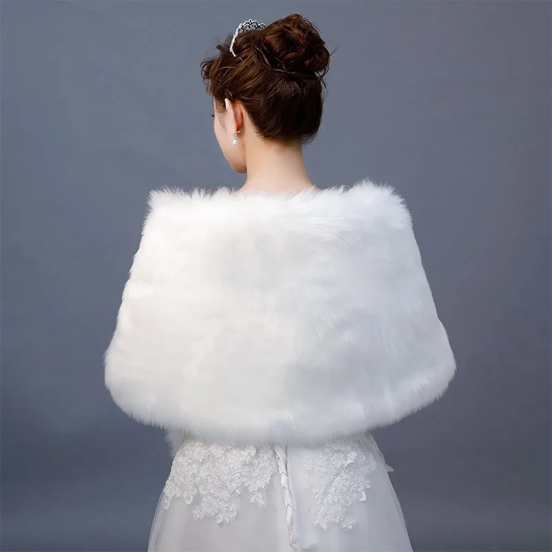 Цвета слоновой кости Зимние Свадебные искусственный мех обертывания Болеро теплые шали Верхняя одежда для женщин Болеро Куртки для