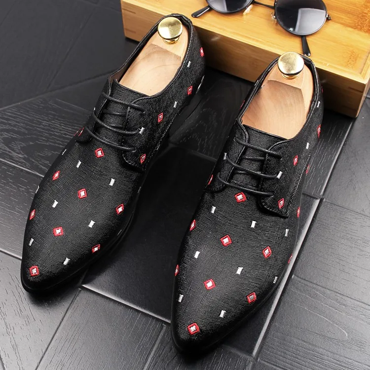 

2019 Luxury Flower designers Men personality pattern pointed oxfords Shoes Flats Homecoming Dress Wedding zapatos hombre