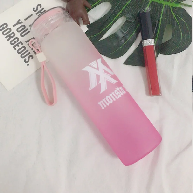 Kpop MONSTA X летняя градиентная матовая стеклянная бутылка свежесть письмо лимон чашка стеклянные бутылки - Цвет: Pink
