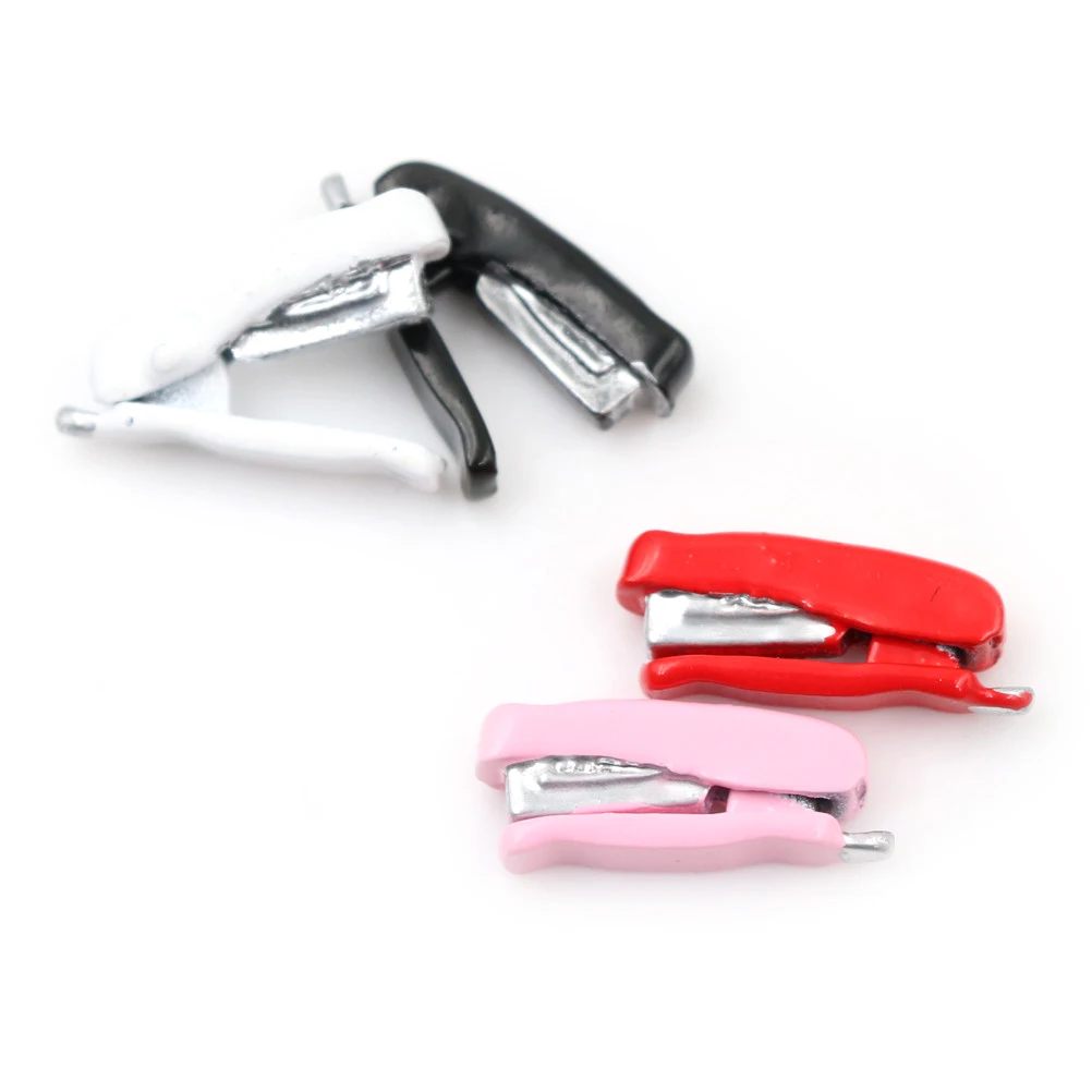 Dollhouse Miniature 1:12 Toy Cute Mini A Metal Stapler Length 1.9cm