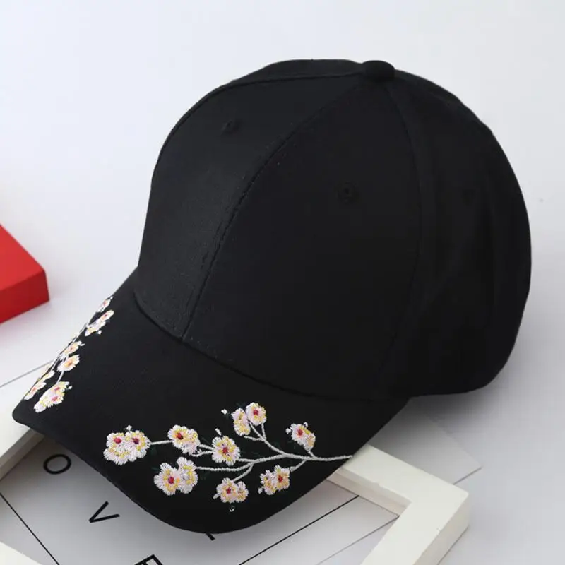 

2019 Women Summer Hats Symmetrical Flower Embroidery Built-in insulation Knitted Hats Femme Baseball Cap Adjustable