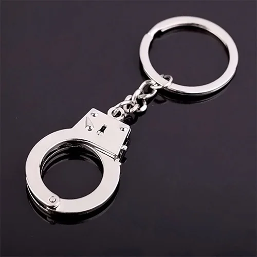 

1Pcs Simulation Handcuffs model Key Chain Car Key Ring For Best Gift Metal Keychain - Hot Sale Key Holder