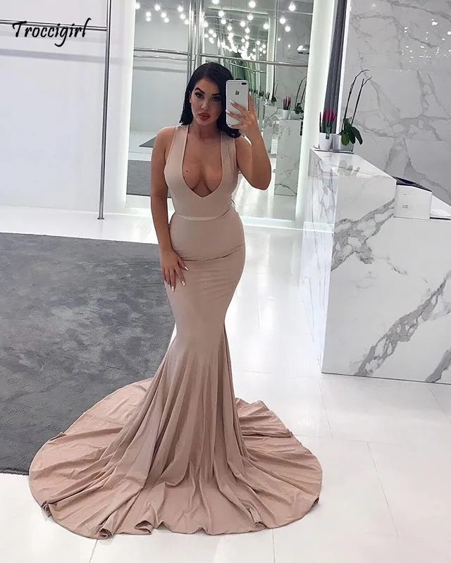 

Elegant Deep V-neck Straps Satin Champagne Mermaid Long Prom Dresses 2019 With Train