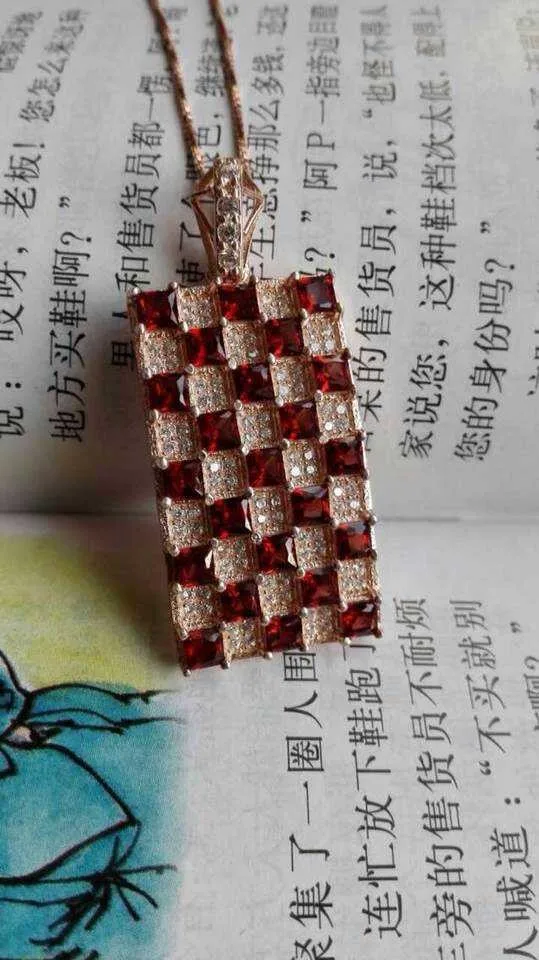  Naturel rouge grenat gem pendentif pierre précieuse naturelle élégant rétro carré pendentif collier
