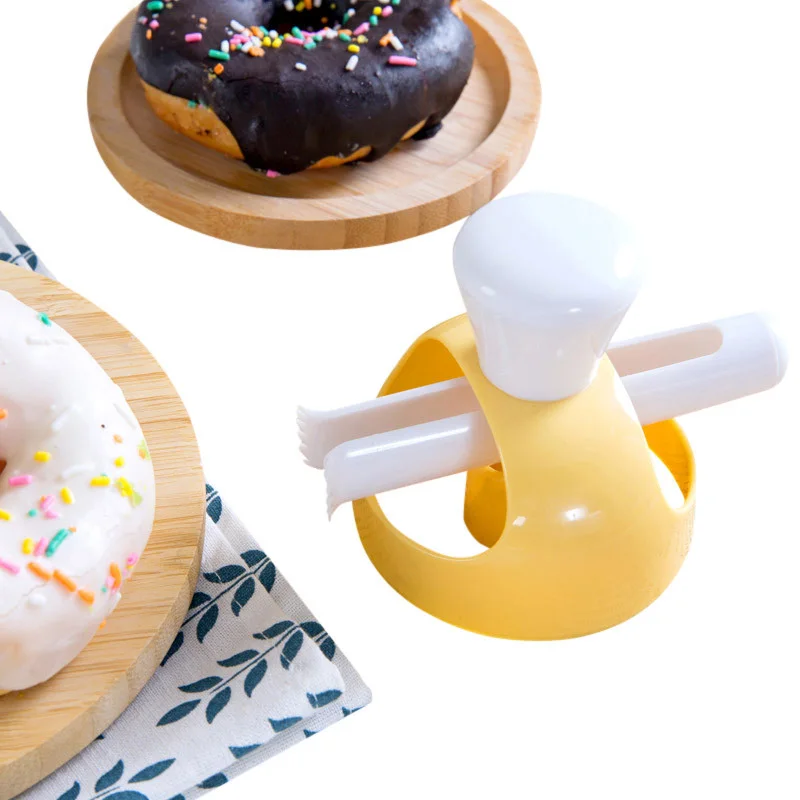 

Plastic Donut Mould with Nippers Hollow Bread Mold Baking Tools for Kitchen Gadgets Tools