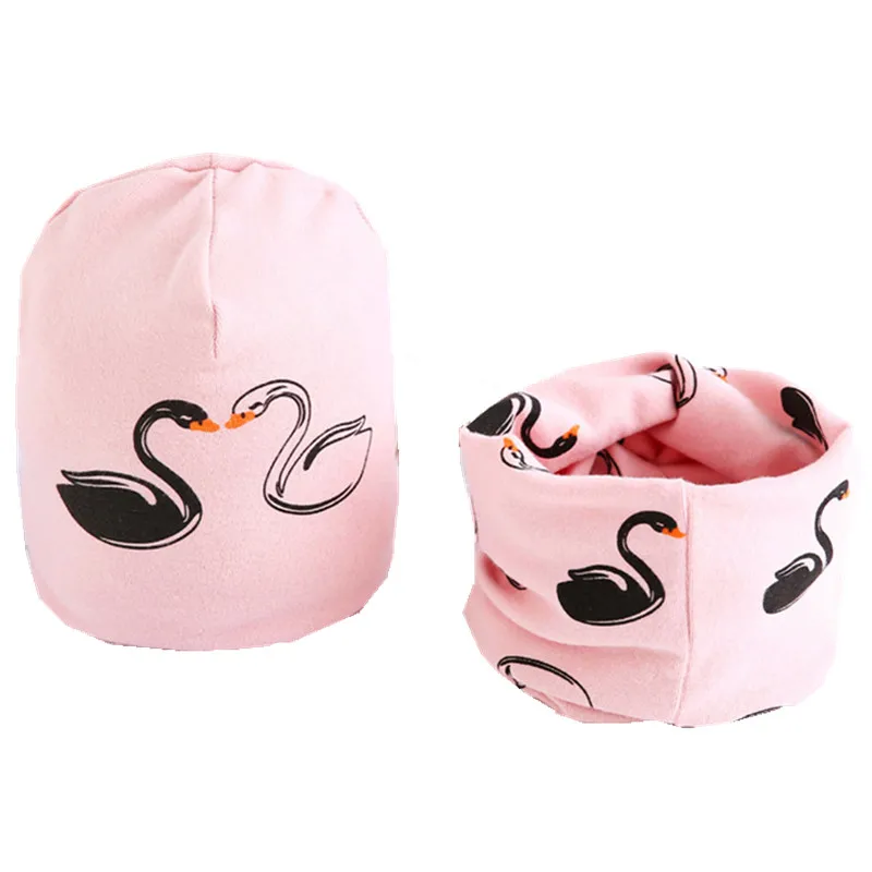 pink swan hat scarf Новые Хлопковые плюшевые шапки для девочек с шарфом Фрукты Сова-овца Звезды Львиная шапочка для мальчиков Детская шапка с шарфом и воротником Комплект хлопчатобумажной шапки для детей - Цвет: pink swan hat scarf