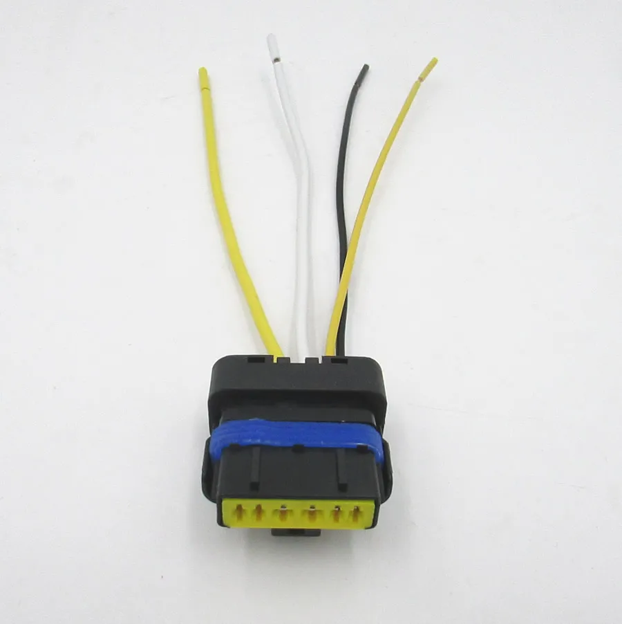 

1PCS for Peugeot 307 206 Sega Triumph Electronic Fuel Pump Plug connector; plug-and-socket plug and socket connector