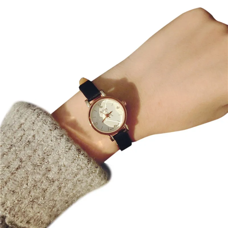 

New Fashion Simple Style Women Retro Watch Small Dial Female Clock PU Leather Table Belt Casual Girl Watch Analog Quartz Watches