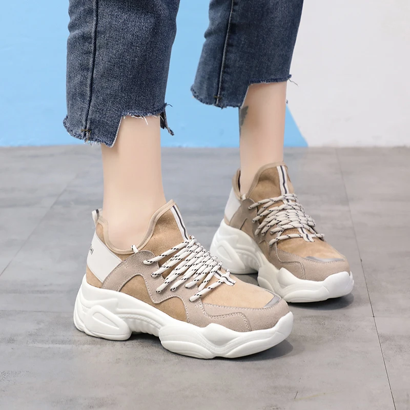 

2018 New Sneakers Korean version of Ulzzang running shoes winter velvet net red Daddy shoe Girl