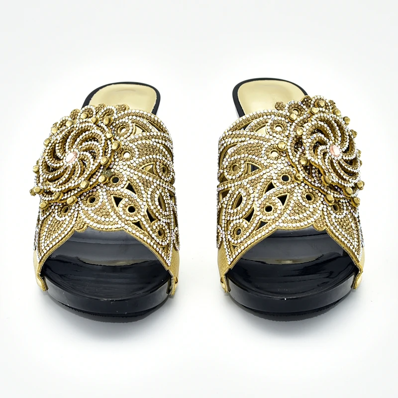 Новейшая дизайнерская обувь; роскошные женские свадебные туфли; коллекция года; женские вечерние туфли в итальянском стиле; Украшенные стразами; пикантные Туфли на каблуке